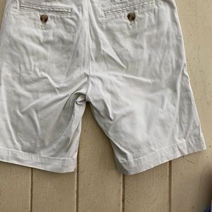 Vineyard Vines boys tan/khaki shorts, size 10